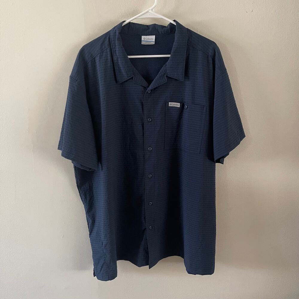 Columbia Mens XXL Utilizer Collegiate Navy Blue Seersucker Camp Fishing Shirt